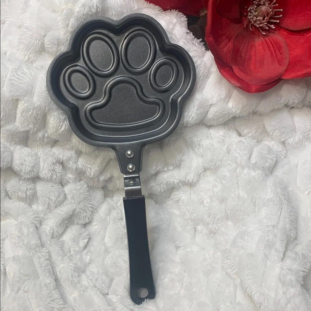 🌹THE MODERN GORMET • New Paw Shaped PANCAKE OR COOKED TREATS Pan • NWOT